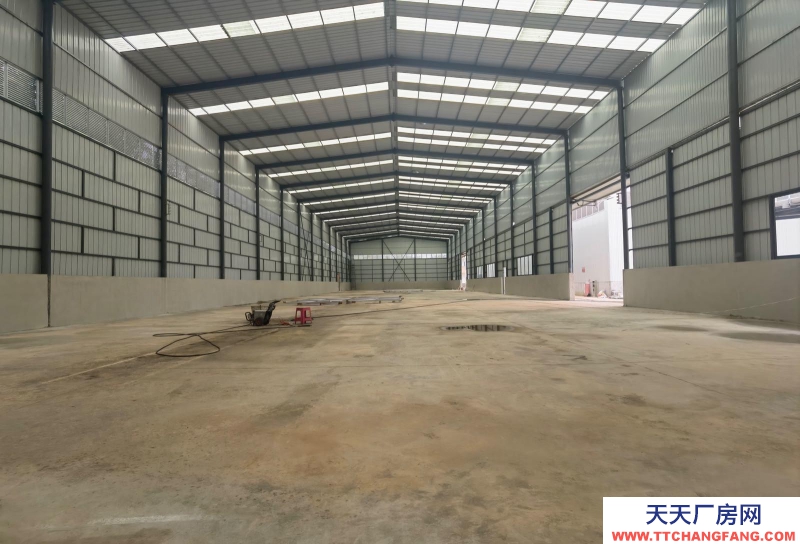 嵩明城區1680平標準廠房出租