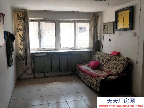 順城前戈加油站后面，交通方便。