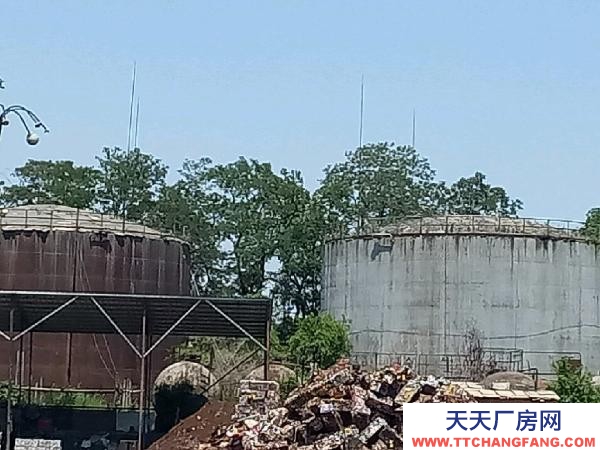 撫順新撫區南昌路化工廠 廠房 場地油罐車間。10000平米
