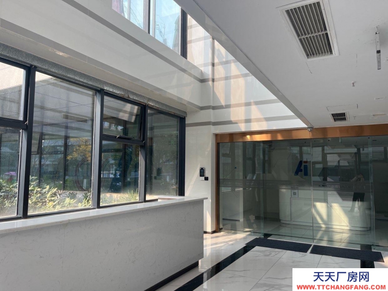 大數據產業園廠房出租,可供辦公、研發、生產使用。