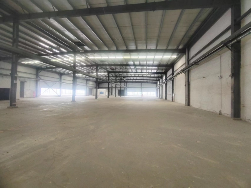 龍泉2600平廠房  有辦公大樓