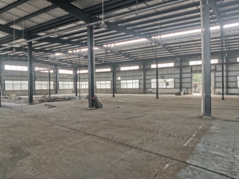 成都6000平鋼結(jié)構(gòu)廠房出租,可做食品、包裝生產(chǎn),亦可倉儲物流