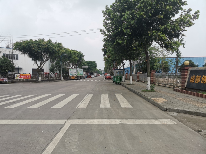 成都6000平鋼結(jié)構(gòu)廠房出租,可做食品、包裝生產(chǎn),亦可倉儲物流