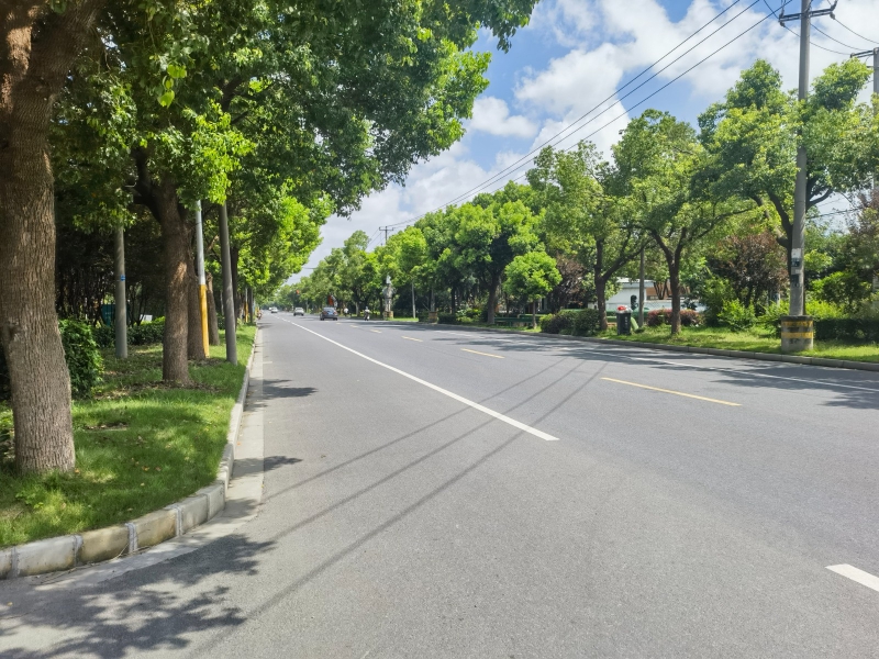 松江車墩二樓小面積辦公場地明亮有隔層