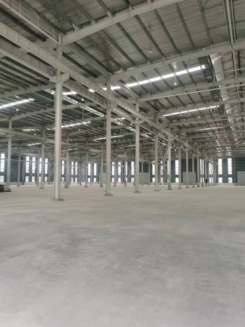 成都龍泉驛區(qū)黃土神龍汽車廠（中國(guó)二汽）旁，全新廠房出租