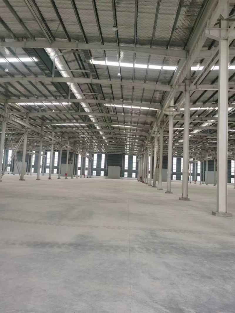 成都龍泉驛區(qū)黃土神龍汽車廠（中國(guó)二汽）旁，全新廠房出租