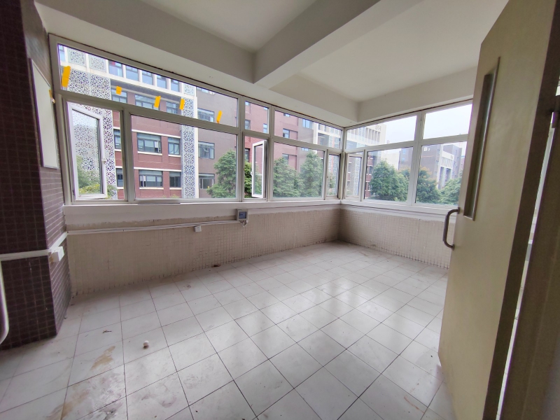 新年特惠特價！國家級孵化器，框架廠房，辦公研發生產都可，整層580平米