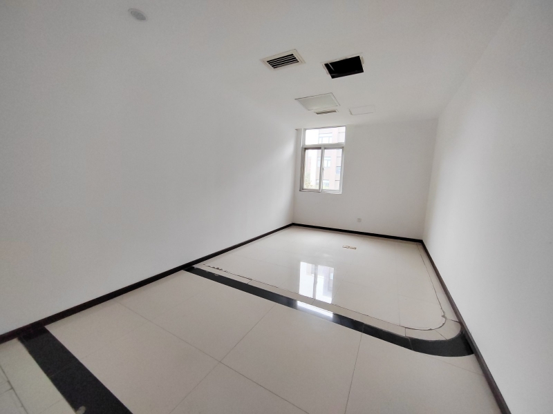 新年特惠特價！國家級孵化器，框架廠房，辦公研發生產都可，整層580平米