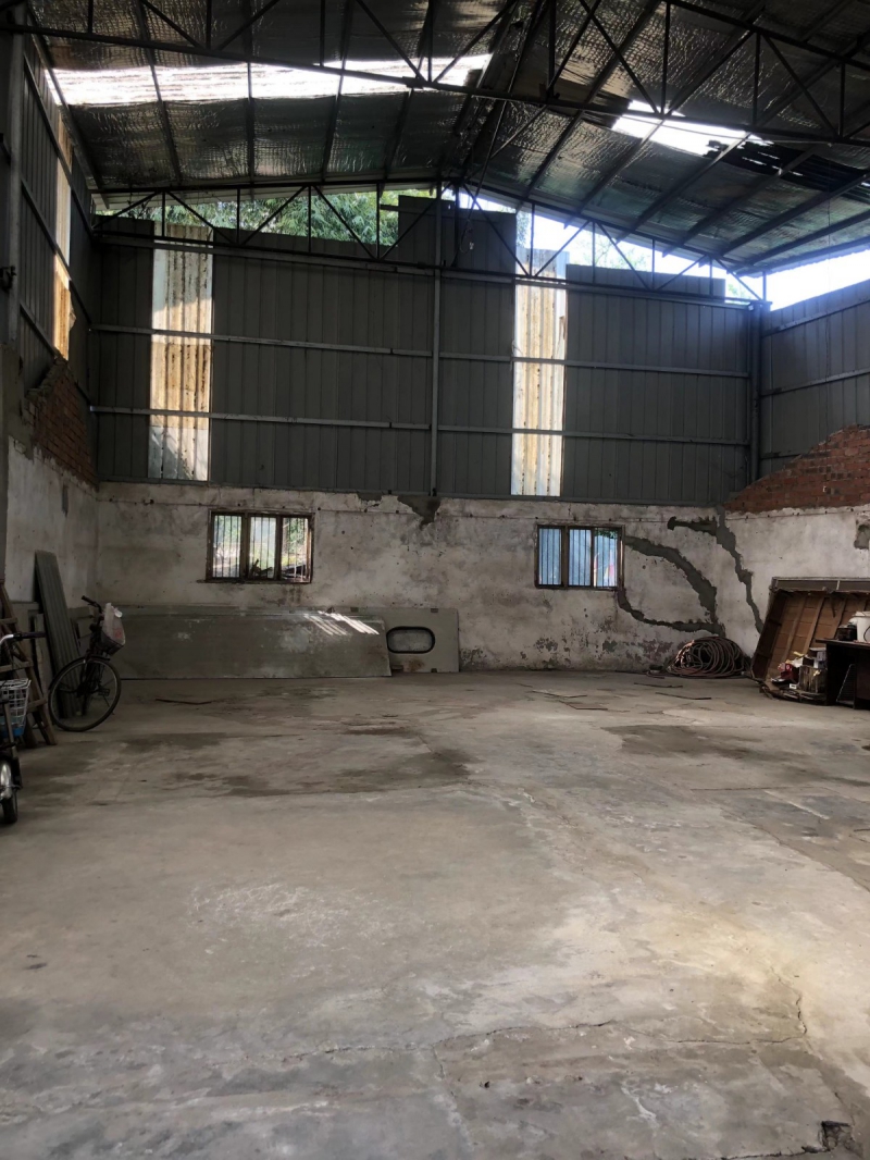 新都區(qū)新繁鎮(zhèn)與團(tuán)結(jié)鎮(zhèn)交界處自有廠房400平