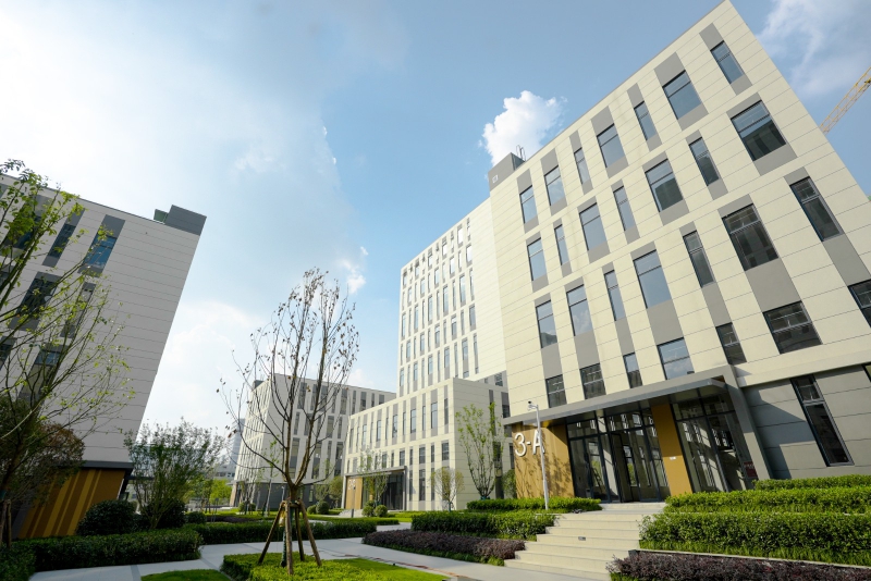 成華區現房廠房直租，680-9000平，可分租