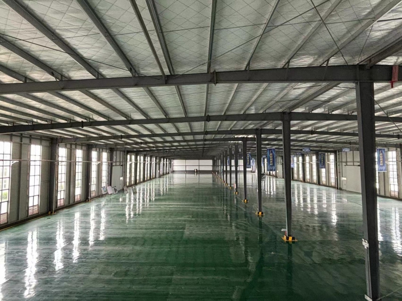 可噴漆噴塑,可辦證,可分租 目前園區招商行業不限種類可以辦理入園—可以噴漆噴塑 個別企業可以申請補貼 廠房都是全新亮相水電氣齊全,交通方便,8條車道。 獨門獨院,獨門獨棟各種戶型均有、50年產權可以分