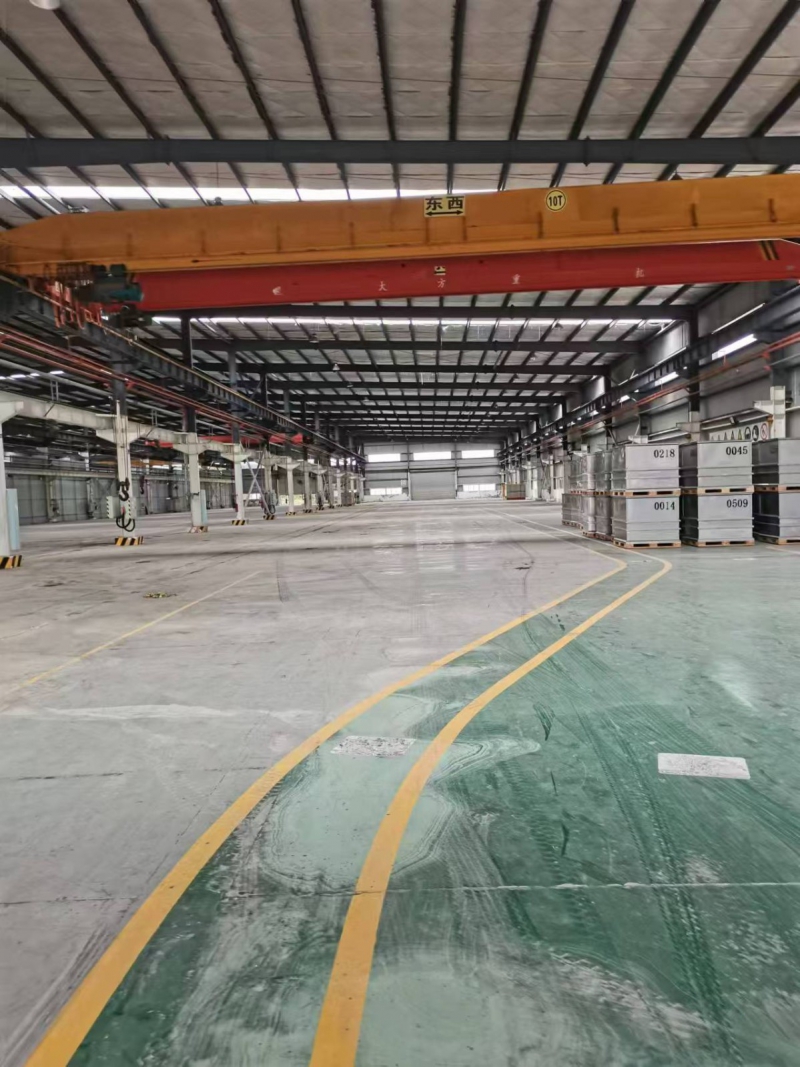 經開區單層帶行車鋼結構廠房出租