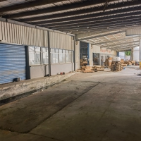 蕭山區時代高架下，235國道旁23000廠房出租，可分組