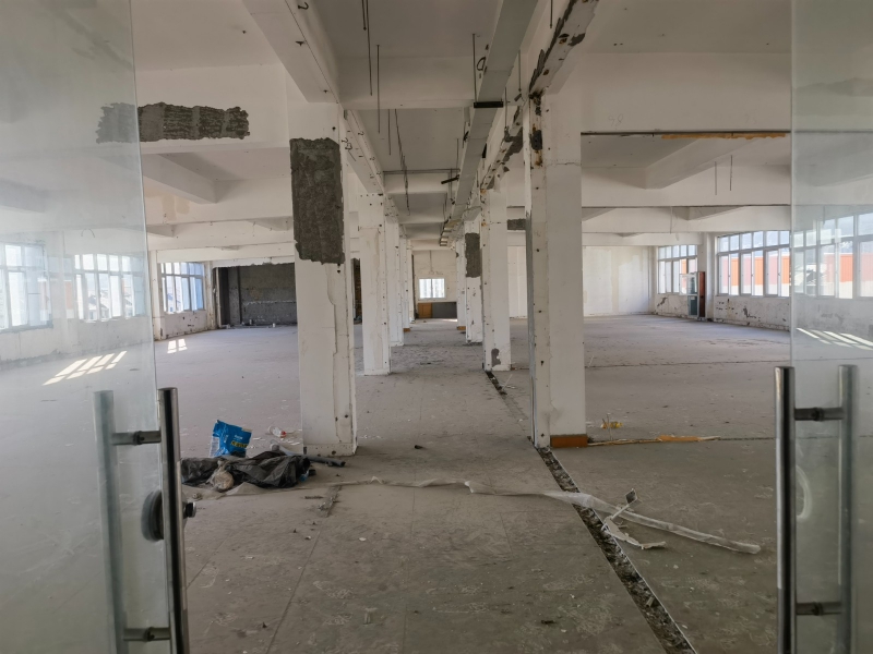 政府載體高速口旁廠房出租