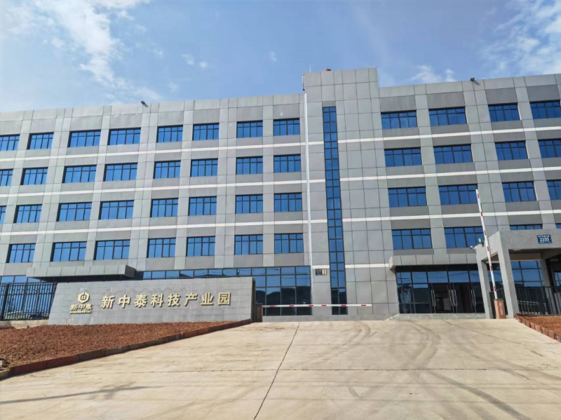 成都龍泉成龍大道旁 標準園區 標準廠房 倉庫直租 2萬平米大小面積可分租 層高13米 10噸牛腿