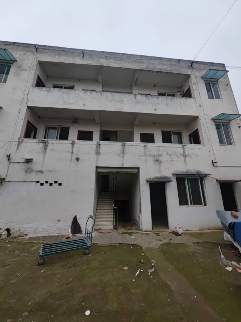 1300平方米廠房或庫房+辦公樓出租