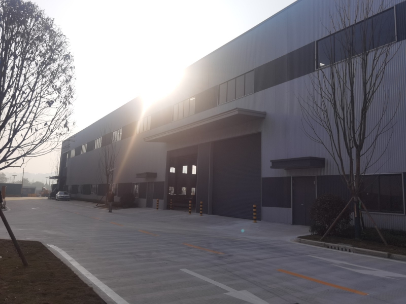 德陽經(jīng)開區(qū)二重隔壁14米層高單層鋼結構廠房出售