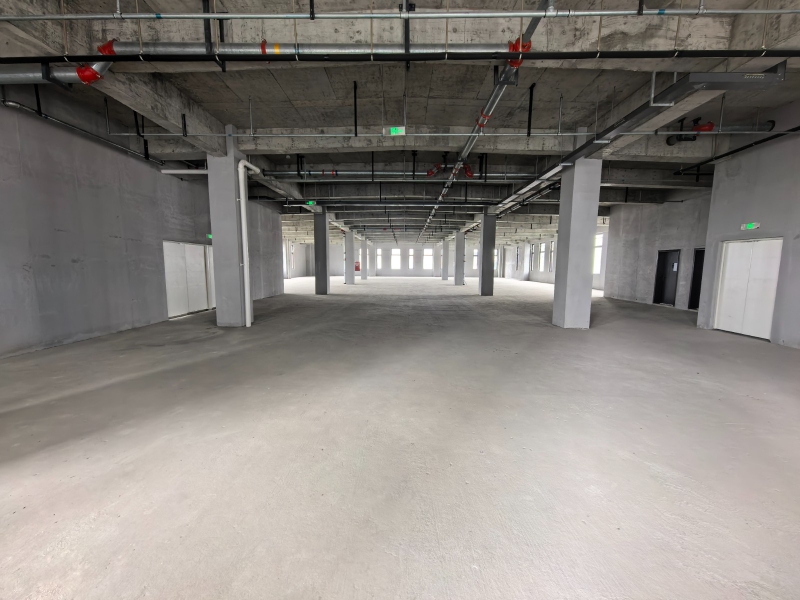 園區直租，成華地鐵口10米產業園，有環評能生產辦公