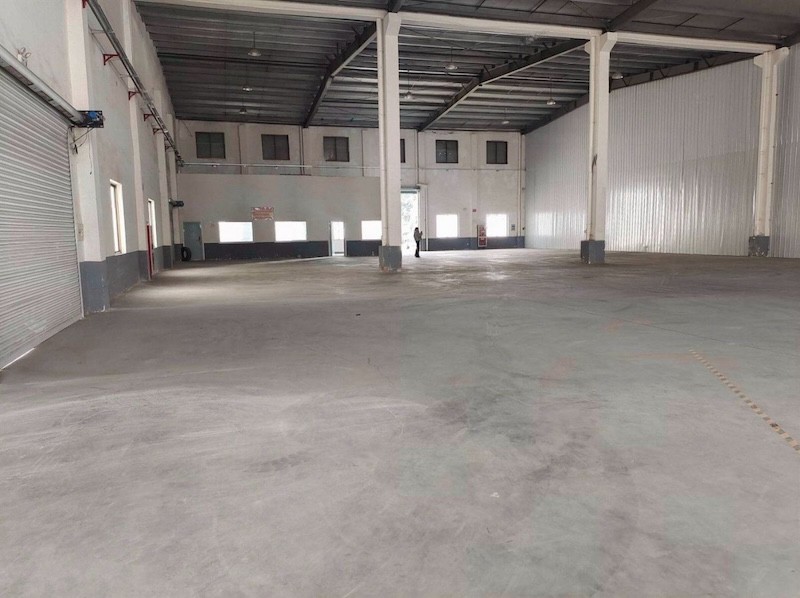 房東直租：嘉定外岡，證件齊全 超大空地 層高9米 大車好進(jìn)出 戶型方正