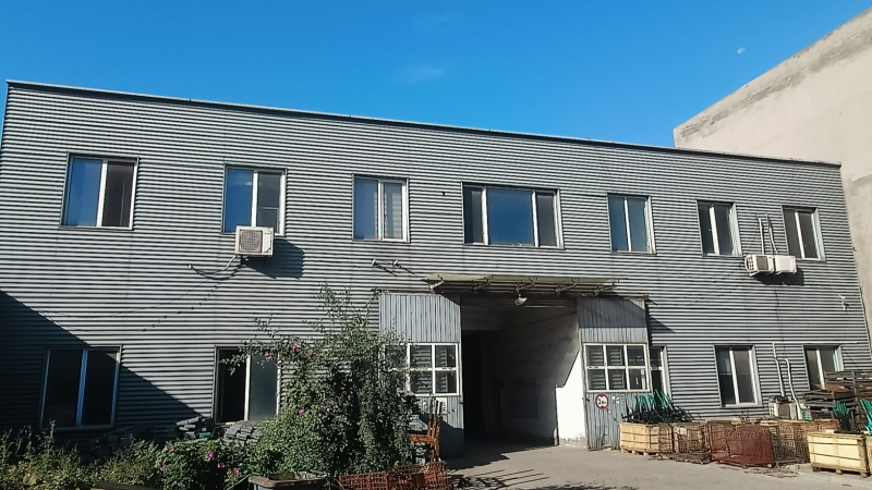 西青王穩莊工業園  總面積3400平 有辦公區 兩臺天車