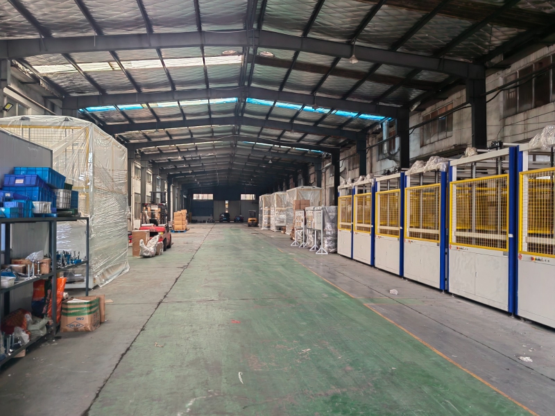 鵝湖鎮(zhèn)廠房招租1200-3200平方,鋼筋混凝土以及鋼結(jié)構(gòu)車間,可分租可整租房東直租,無中介轉(zhuǎn)讓費